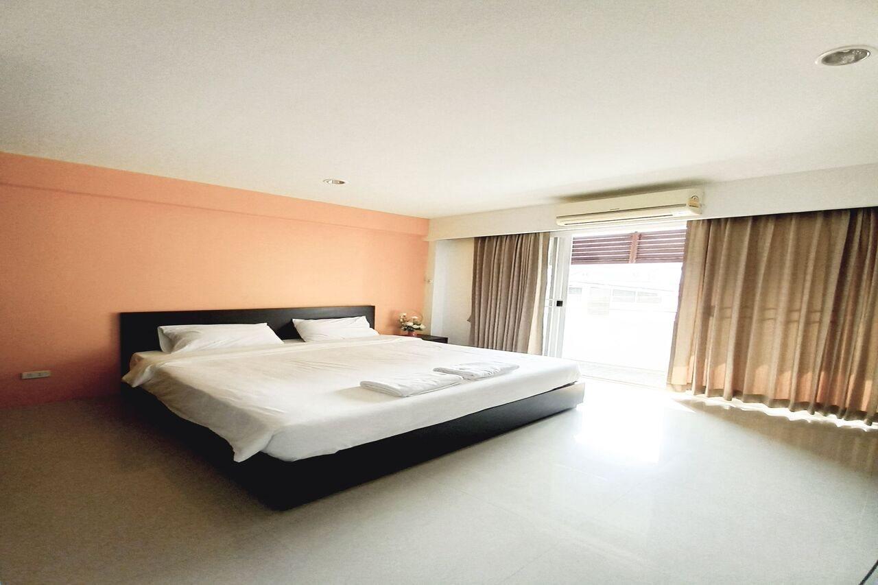 Ruan Plaisoi Apartment Bangkok Extérieur photo