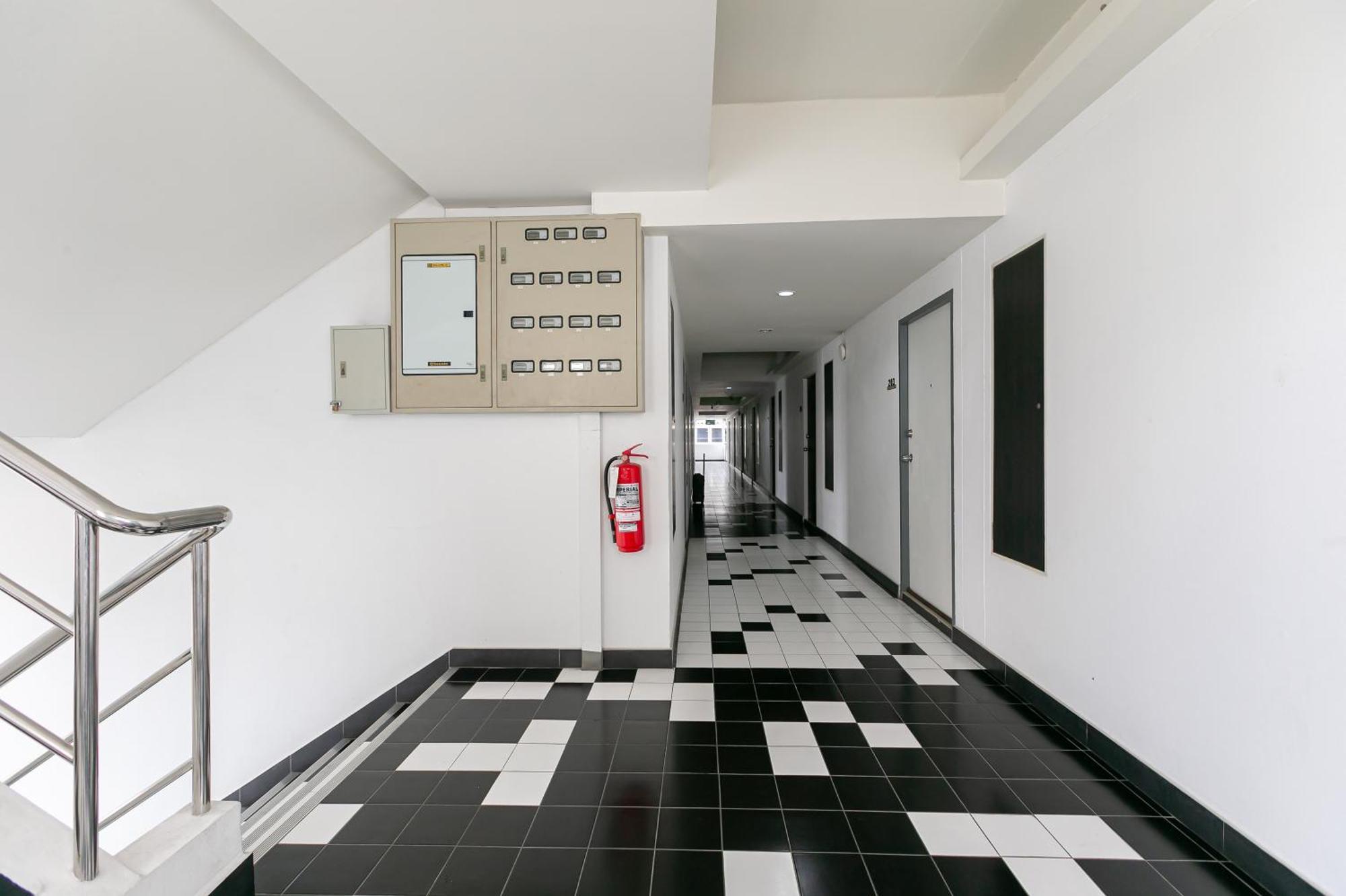 Ruan Plaisoi Apartment Bangkok Extérieur photo